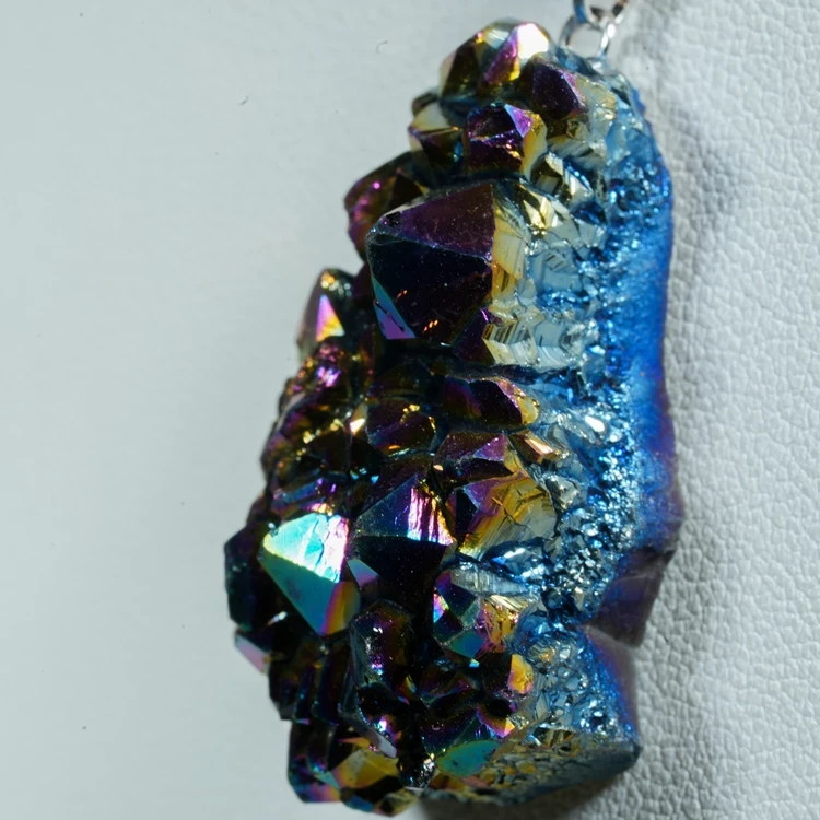 wisiorek-z-kamienia-naturalnego-mineraly (23).webp
