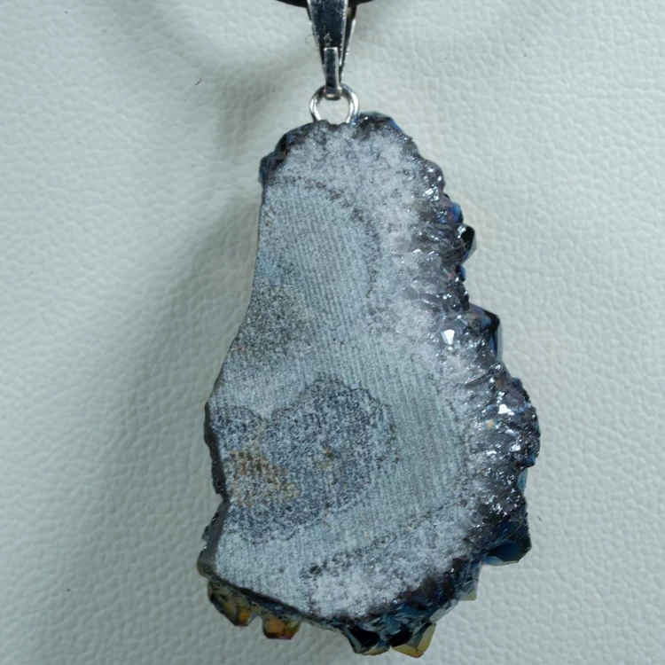 wisiorek-z-kamienia-naturalnego-mineraly (24).webp