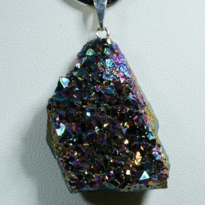 wisiorek-z-kamienia-naturalnego-mineraly (13).webp