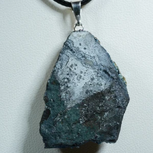 wisiorek-z-kamienia-naturalnego-mineraly (15).webp
