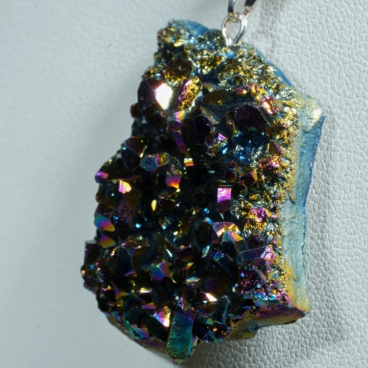wisiorek-z-kamienia-naturalnego-mineraly (29).webp