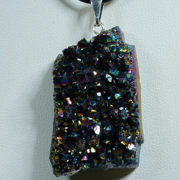 wisiorek-z-kamienia-naturalnego-mineraly (7).webp