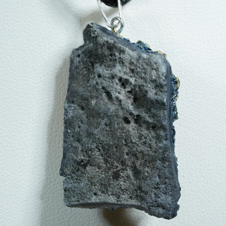 wisiorek-z-kamienia-naturalnego-mineraly (9).webp