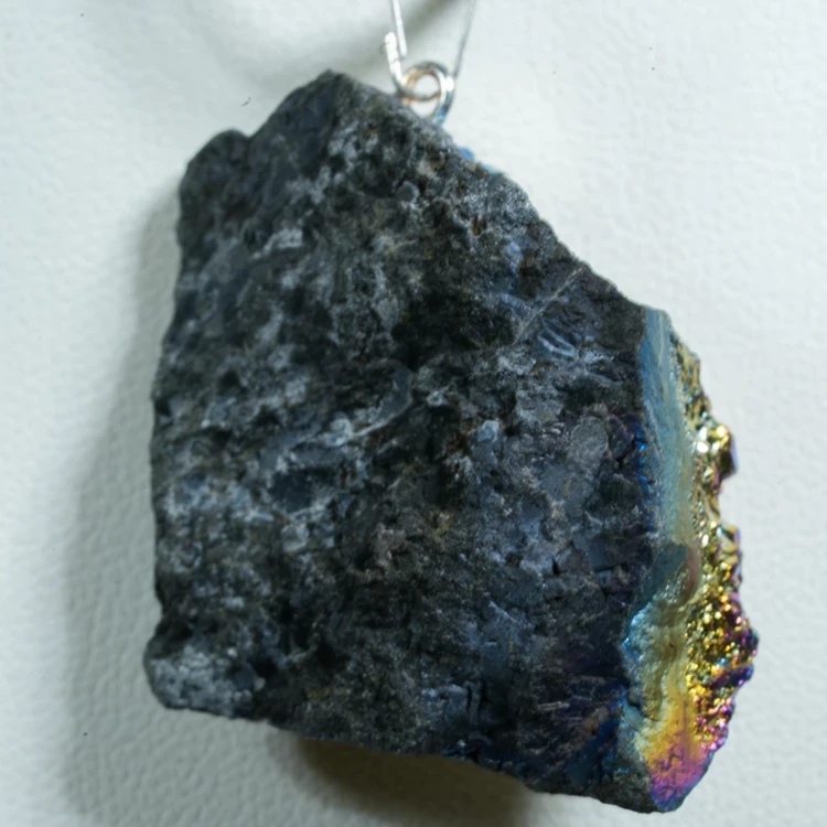 wisiorek-z-kamienia-naturalnego-mineraly (27).webp