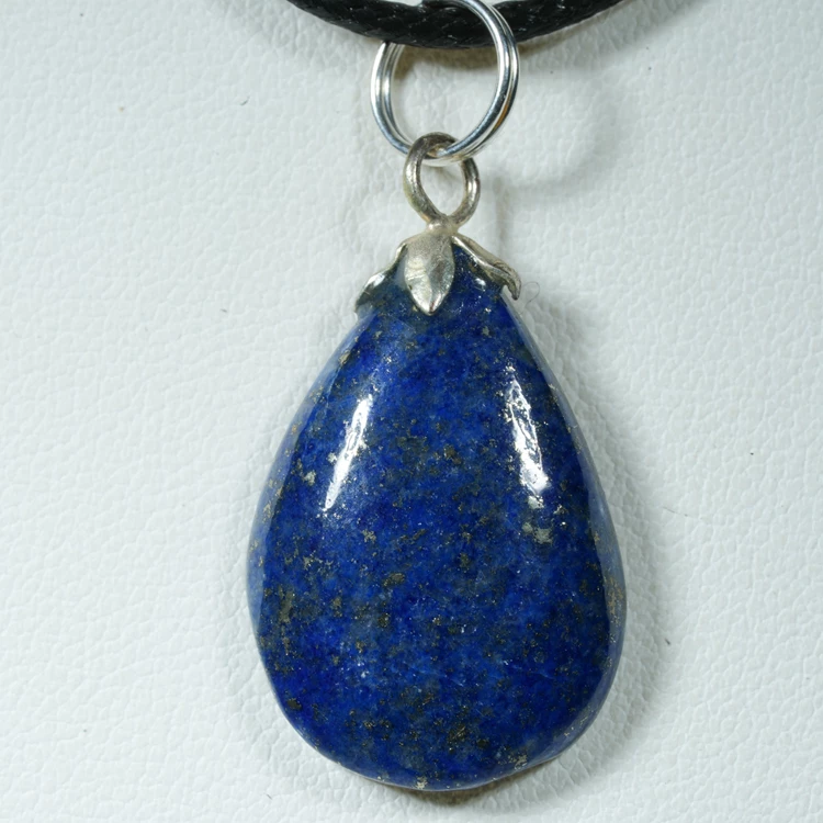 wisiorek-z-kamienia-naturalnego-mineraly (84).webp