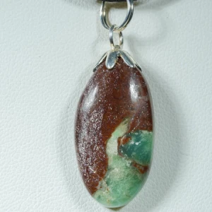 wisiorek-z-kamienia-naturalnego-mineraly (78).webp
