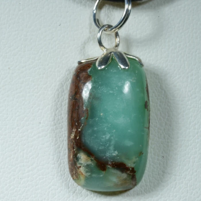 wisiorek-z-kamienia-naturalnego-mineraly (72).webp