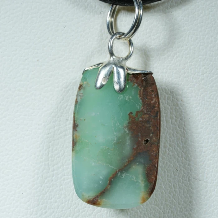 wisiorek-z-kamienia-naturalnego-mineraly (73).webp