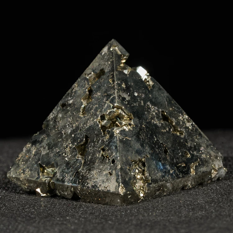 piryt-zloty-kamien-naturalny-pirytowe (77).webp