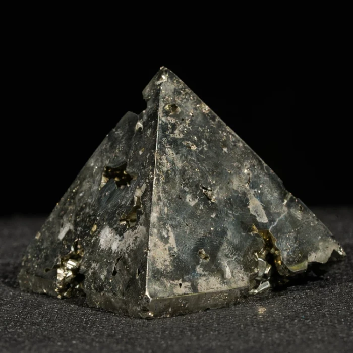 piryt-zloty-kamien-naturalny-pirytowe (78).webp