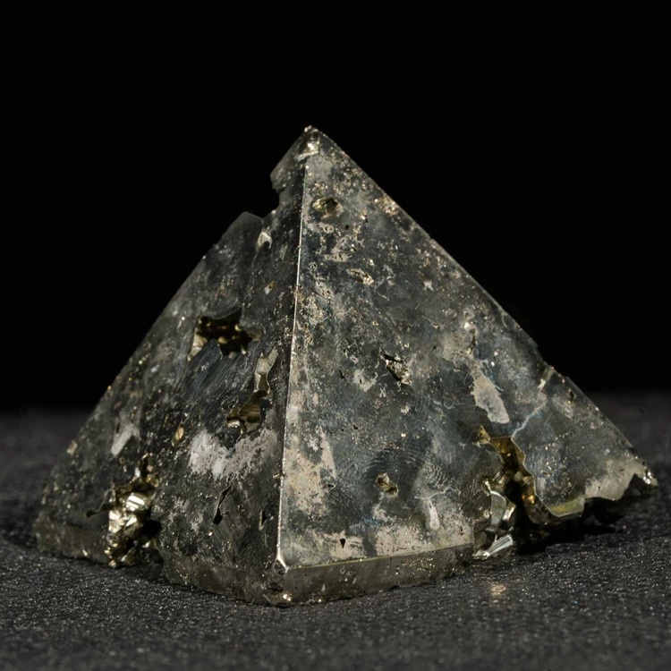 piryt-zloty-kamien-naturalny-pirytowe (78).webp