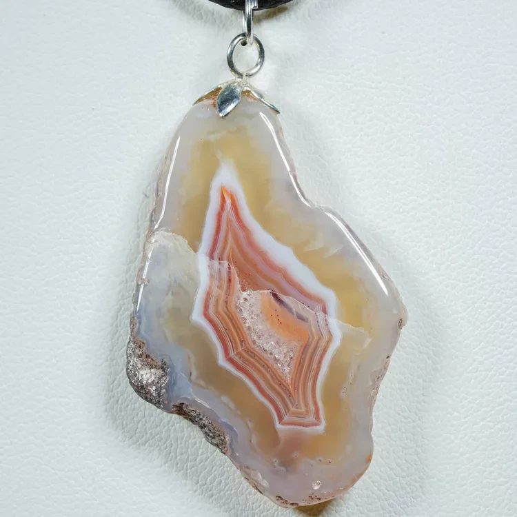 wisiorek-z-naturalnego-kamienia (202).webp