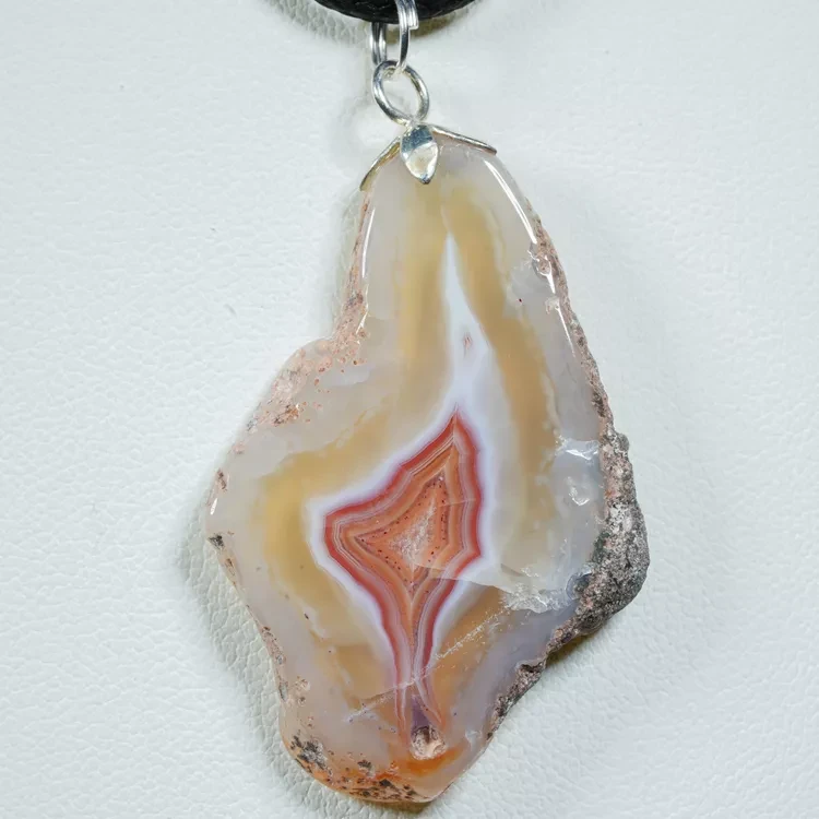 wisiorek-z-naturalnego-kamienia (201).webp