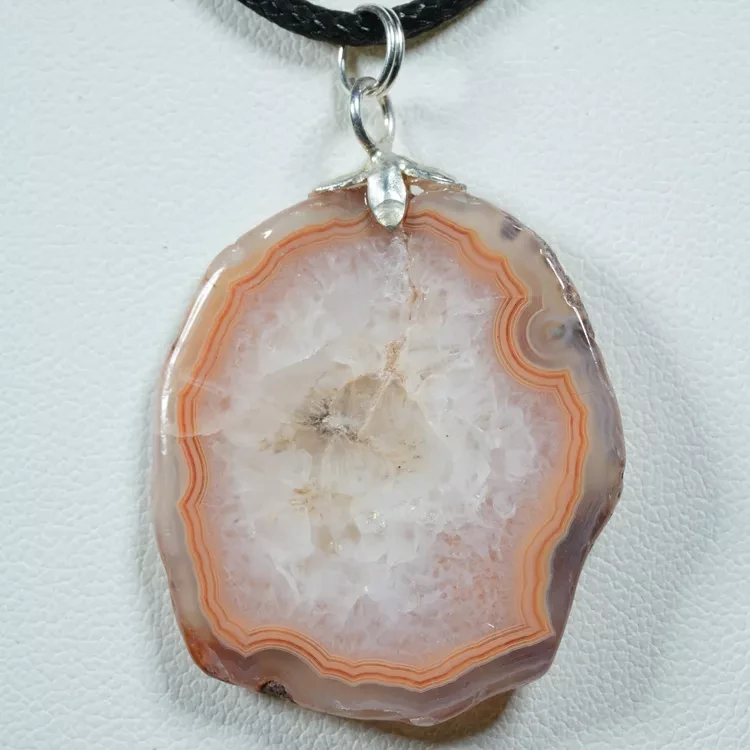 wisiorek-z-naturalnego-kamienia (209).webp