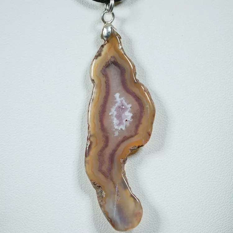 wisiorek-z-naturalnego-kamienia (234).webp