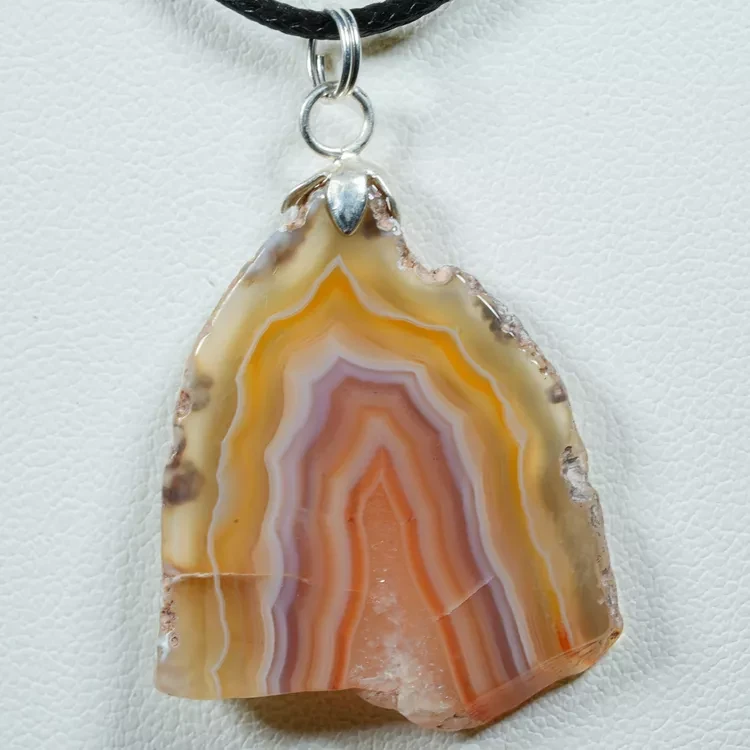 wisiorek-z-naturalnego-kamienia (206).webp