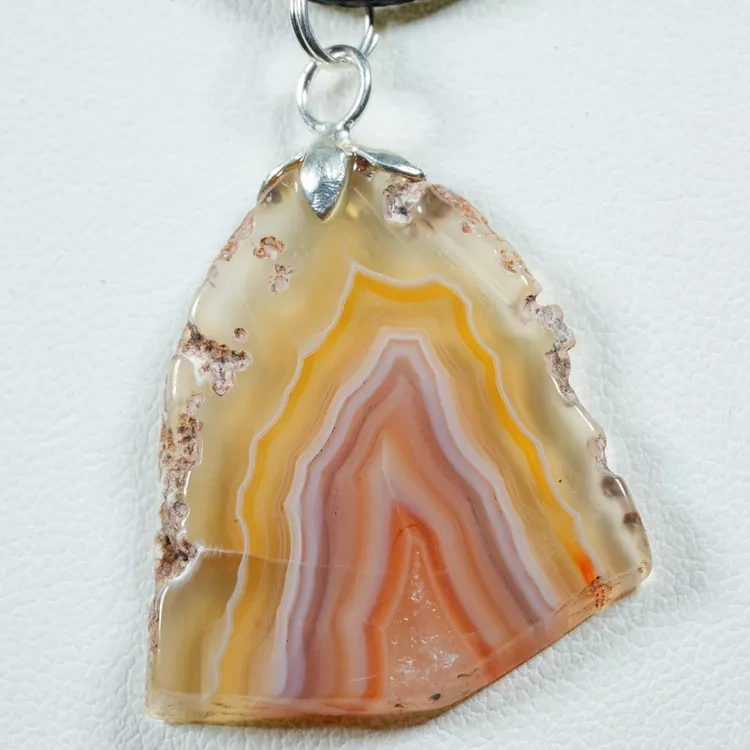 wisiorek-z-naturalnego-kamienia (208).webp