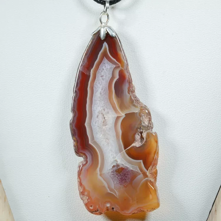 wisiorek-z-naturalnego-kamienia (223).webp