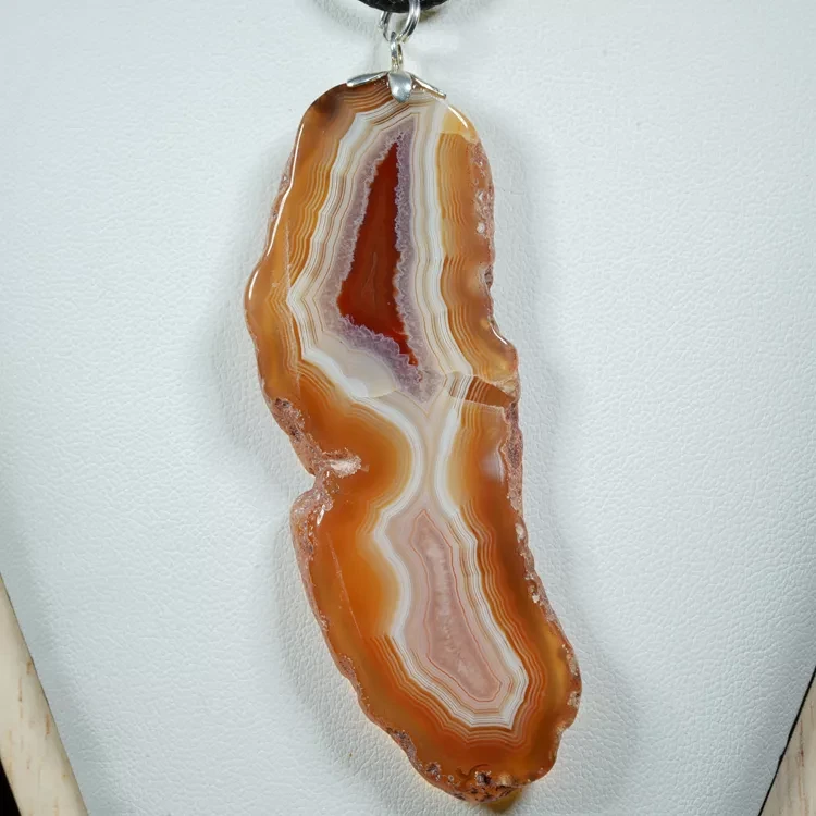 wisiorek-z-naturalnego-kamienia (225).webp