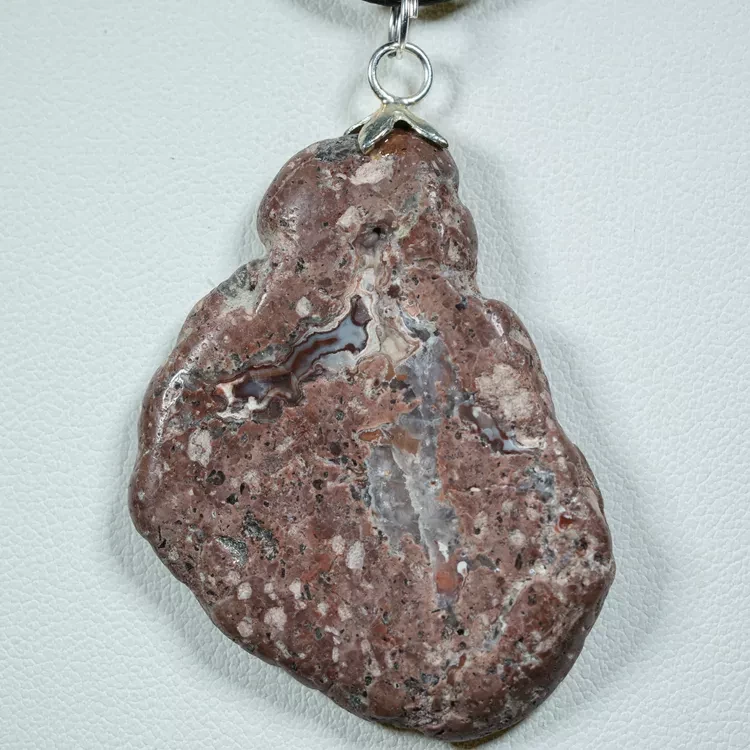 wisiorek-z-naturalnego-kamienia (15).webp
