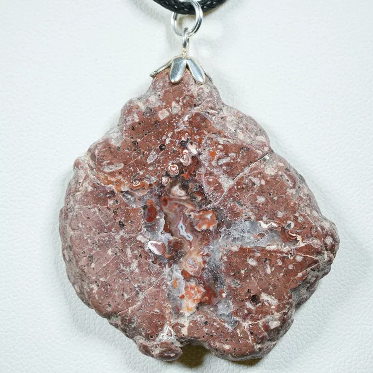 wisiorek-z-naturalnego-kamienia (9).webp