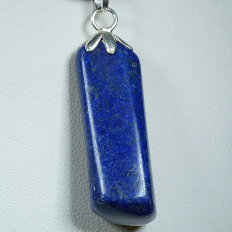 wisiorek-z-naturalnego-kamienia (61).webp