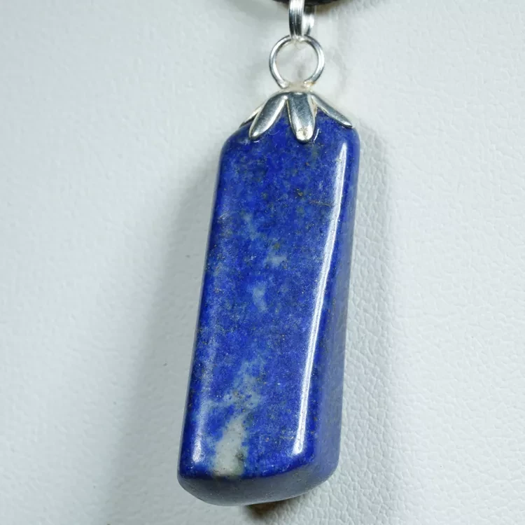 wisiorek-z-naturalnego-kamienia (62).webp