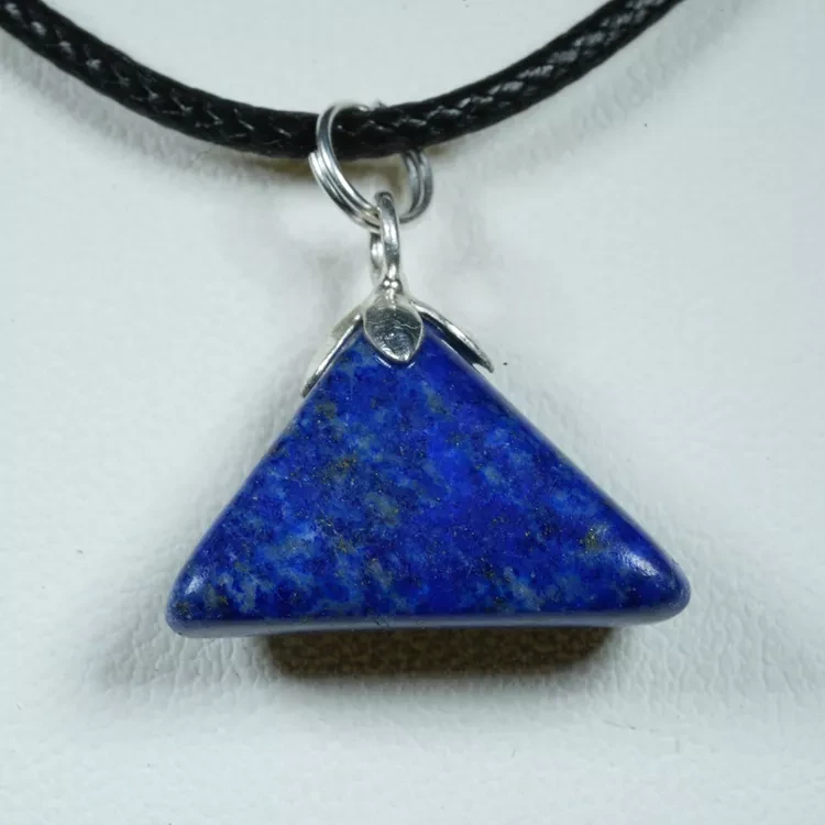 wisiorek-z-naturalnego-kamienia (65).webp