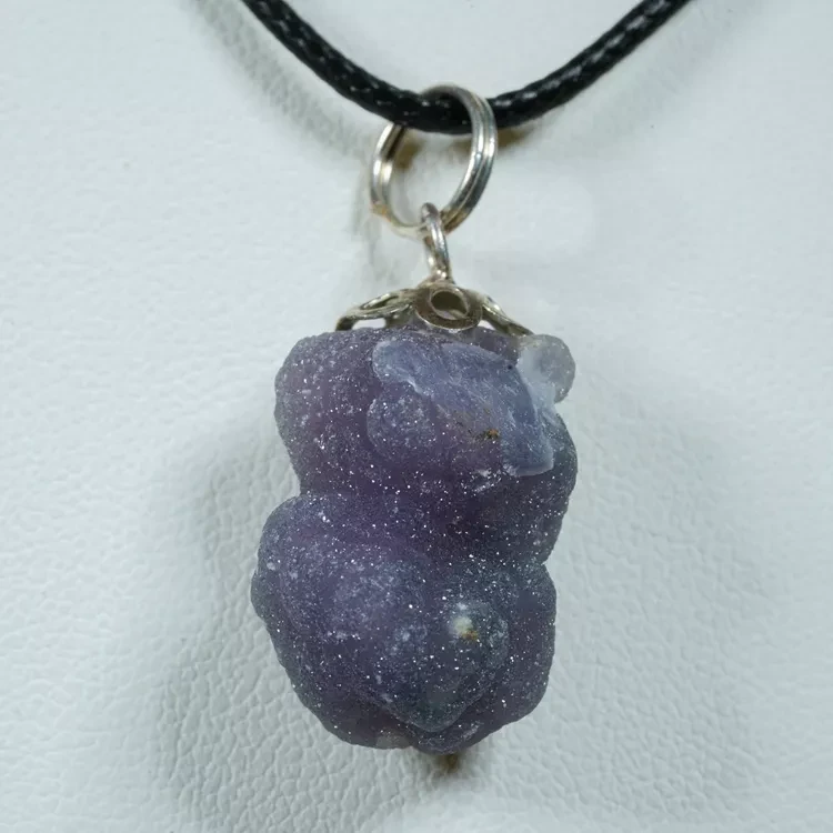 wisiorek-z-naturalnego-kamienia (31).webp