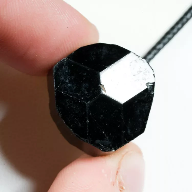 wisiorek-z-naturalnego-kamienia (168).webp