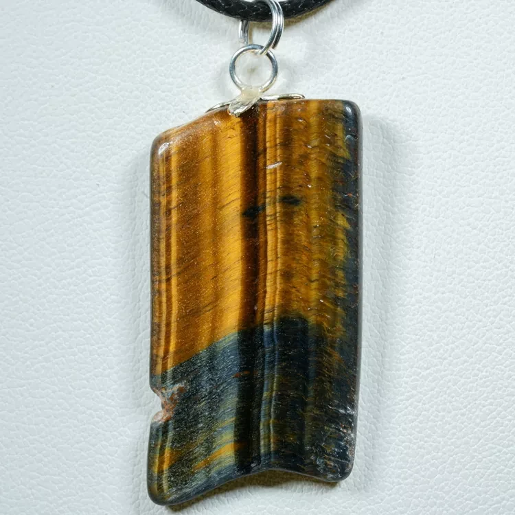 wisiorek-z-naturalnego-kamienia (47).webp