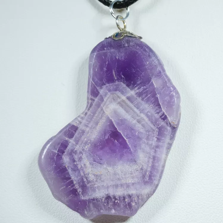 wisiorek-z-naturalnego-kamienia (131).webp