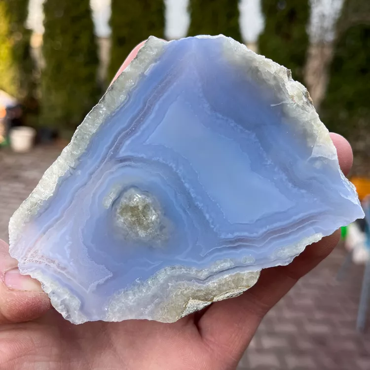 agaty-niebieskie-surowe-chalcedony (5).webp