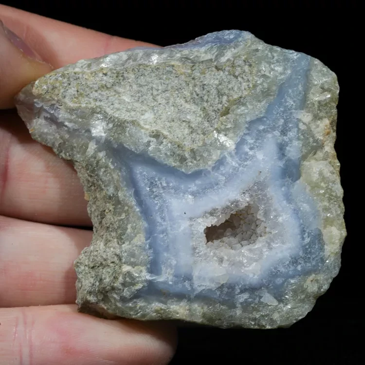 chalcedon-blekitny-niebieski-agat (50).webp