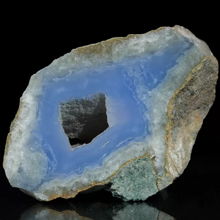 chalcedon-blekitny-niebieski-agat (45).webp