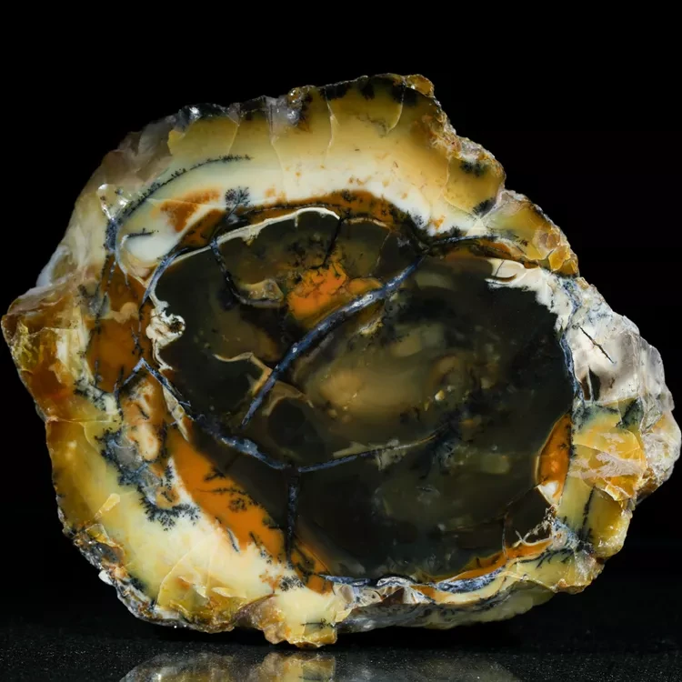 opal-mleczny-z-turcji-naturalny (31).webp