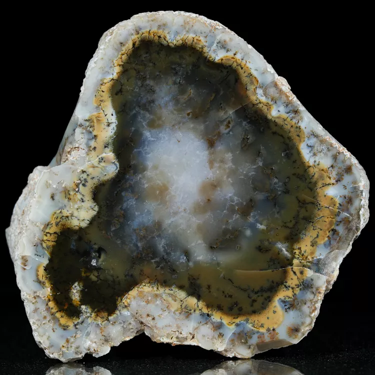 opal-mleczny-z-turcji-naturalny (9).webp