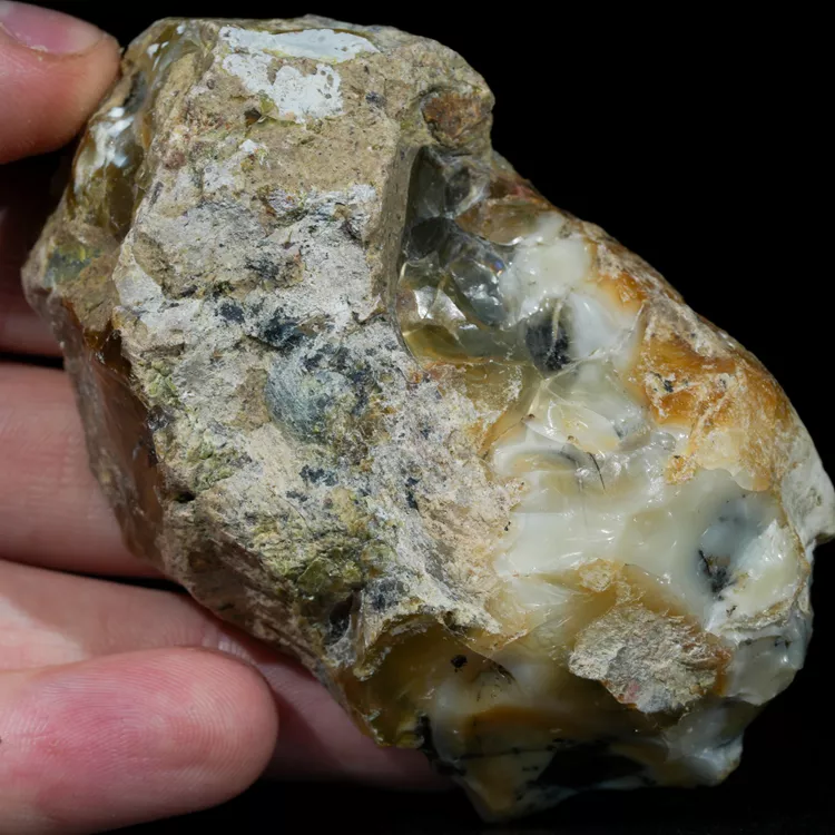 opal-mleczny-z-turcji-naturalny (14).webp