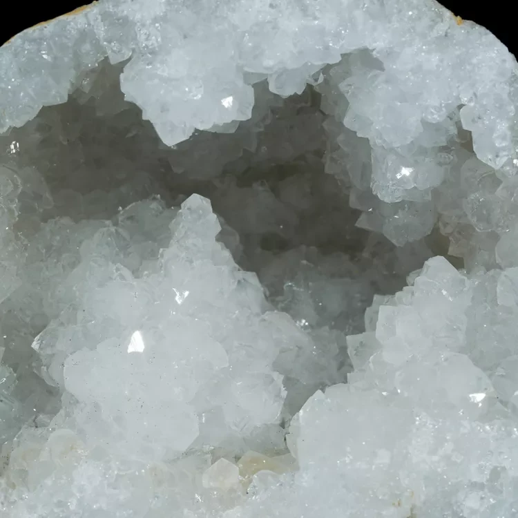geoda-kwarcowa-z-maroka-duza-naturalna (15).webp