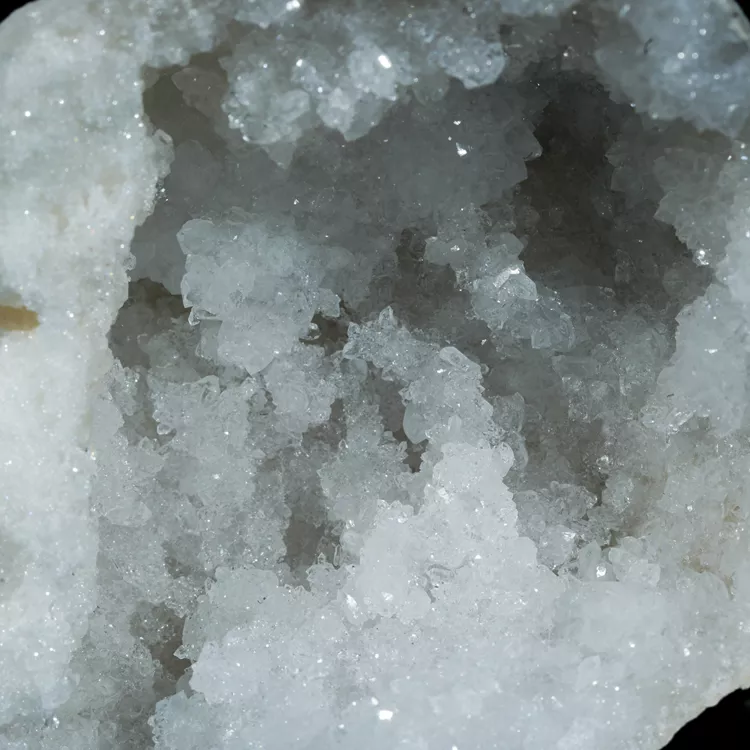 geoda-kwarcowa-z-maroka-duza-naturalna (30).webp