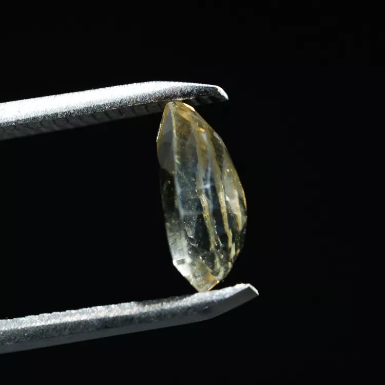 klejnoty-naturalne-z-mineralow (145).webp