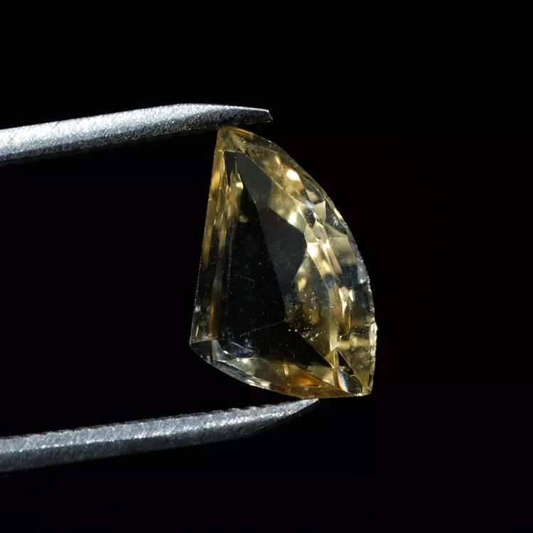 klejnoty-naturalne-z-mineralow (149).webp