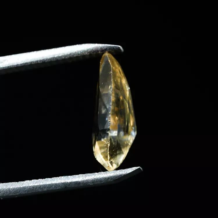 klejnoty-naturalne-z-mineralow (147).webp