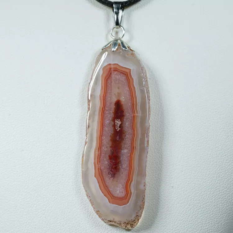 zawieszka-na-szyje-z-kamienia-naturalnego (2).webp