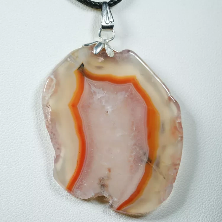 zawieszka-na-szyje-z-kamienia-naturalnego (10).webp
