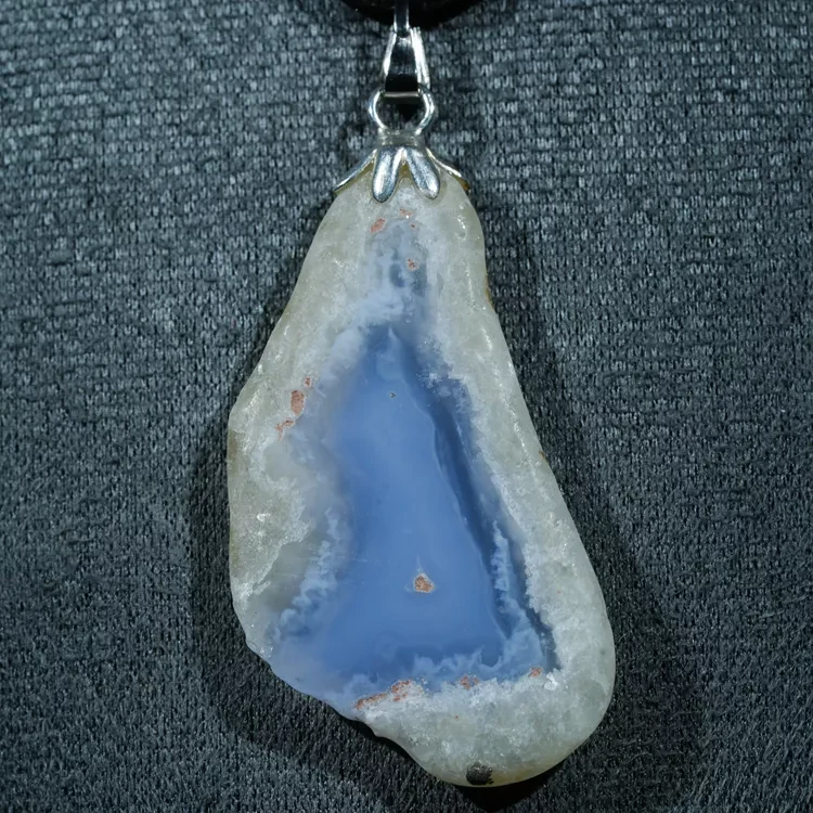 zawieszka-na-szyje-z-kamienia-naturalnego (67).webp