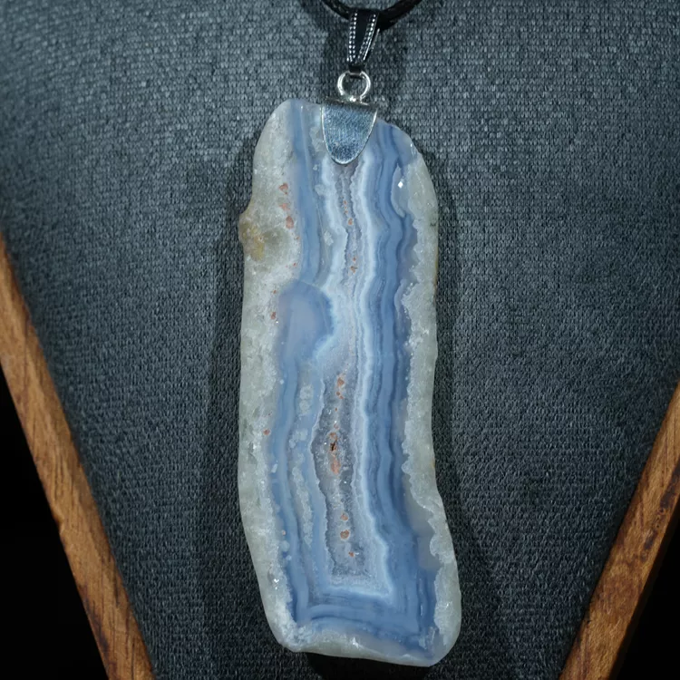 zawieszka-na-szyje-z-kamienia-naturalnego (48).webp