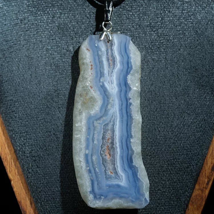 zawieszka-na-szyje-z-kamienia-naturalnego (61).webp
