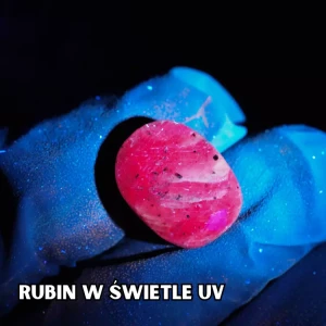 Rubin w Świetle UV.webp