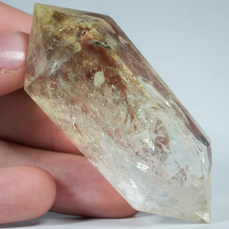 cytryn-przezroczysty-krysztal-zolty-kamien (121).webp